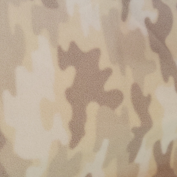 Tan camo sweater with button up neck and pockets - Picture 2 of 8